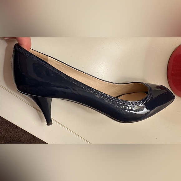 Like NEW! PRADA blue patent leather open toe heels. Peep toe. Size EU 40 9.5 - Picture 8 of 14